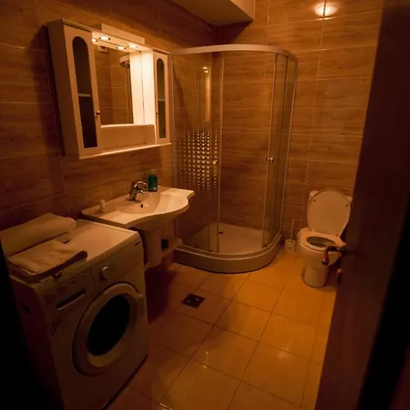Summerland Apartament *