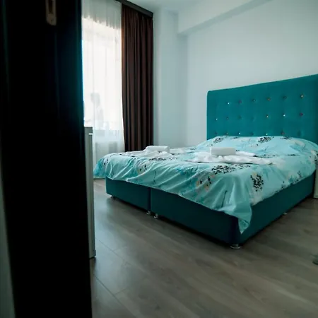 Summerland Apartament *